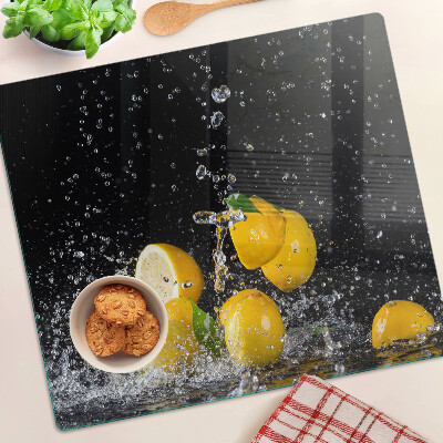 Skærebræt i glas Citroner i vand