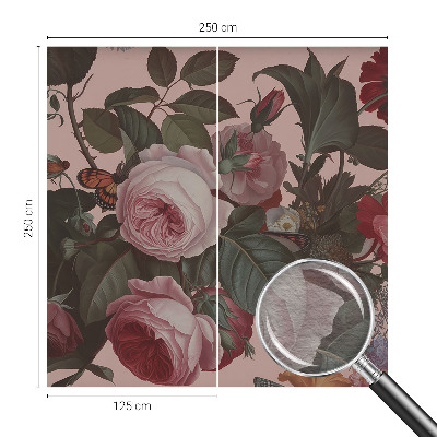 Tapet væg i et blomsterinspireret design