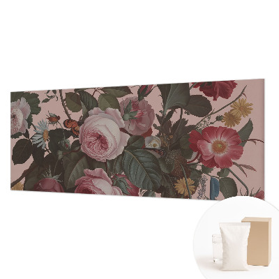 Tapet væg i et blomsterinspireret design