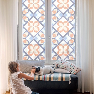 Mælkehvid vinduesfolie med motiv Blomstermønster