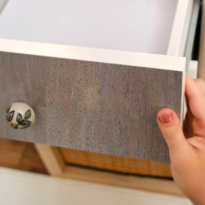 Selvklæbende folie til skabslåge Trætekstur