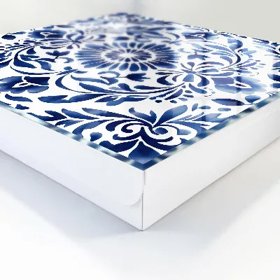 Nøgleboks med blomsterornament