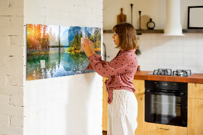 Opslagstavle med magnet Bjerglandskab med flod