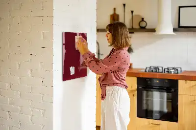 Magnetisk tegnetavle i farven vinrød