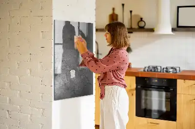 Magnetisk tavle med pen i ridset metal