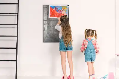 Magnetisk tavle med pen i ridset metal