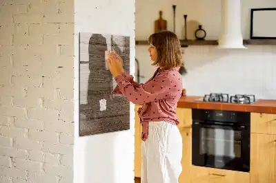 Magnetisk tavle med pen i lyst træ
