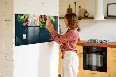 Tørreslette magnetisk tavle med motiv af grøntsager på bordet