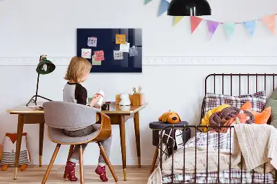 Magnetisk tavle til tørresletning i mørk natsort