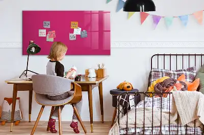 Magnetisk tavle med tørreslettefunktion i intens lyserød
