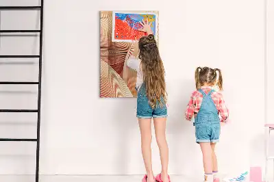Magnetisk whiteboard med abstrakt bølgemønster