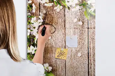 Magnetisk whiteboard med motiv af blomster på træbrædder