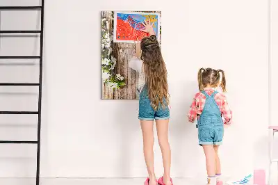 Magnetisk whiteboard med motiv af blomster på træbrædder