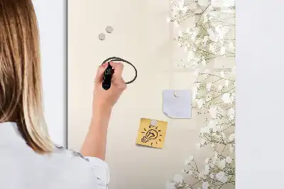 Magnetisk opslagstavle med subtilt blomstermotiv