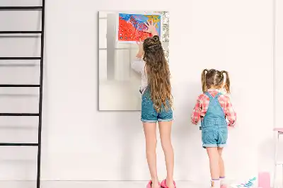 Magnetisk opslagstavle med subtilt blomstermotiv