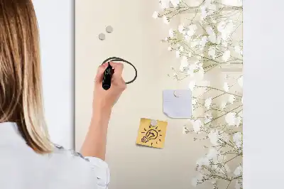 Magnetisk opslagstavle med subtilt blomstermotiv