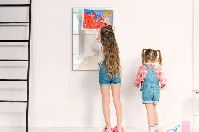 Magnetisk whiteboard i design med pastelpletter