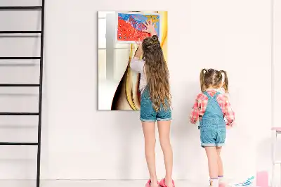 Magnetisk whiteboard med gyldent bølgeabstrakt motiv
