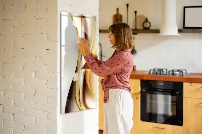 Magnetisk whiteboard med gyldent bølgeabstrakt motiv