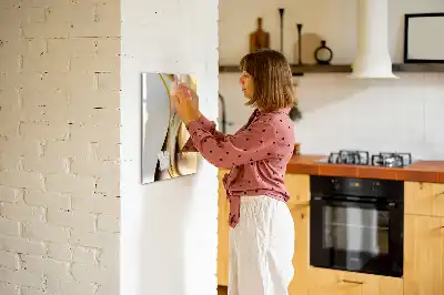 Magnetisk whiteboard med gyldent bølgeabstrakt motiv