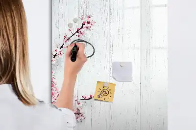 Magnetisk opslagstavle med motiv af blomster på træ