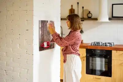 Magnetisk tørretavle med chili på træbræt