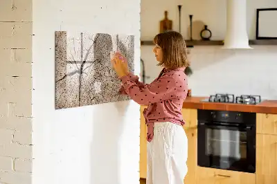 Magnetisk skrivetavle i design af gammel træstamme