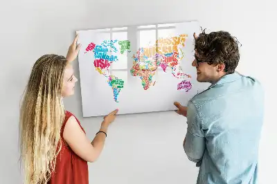 Magnetisk skrivetavle med farverige landenavne