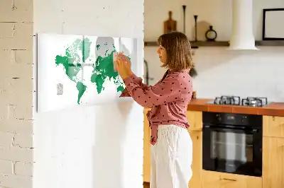 Magnetisk skrivetavle med motiv af verdenskort i grønne nuancer