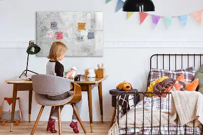 Magnetisk skrivetavle i betonvægsdesign