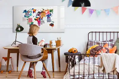 Magnetisk skrivetavle med motiv af verdenskort i trekanter