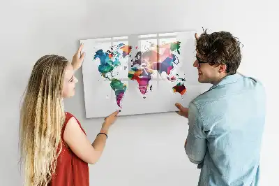 Magnetisk skrivetavle med motiv af verdenskort i trekanter