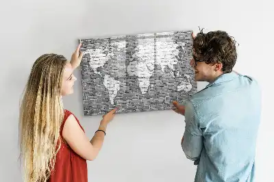 Magnetisk skrivetavle med verdenskort på murstensmotiv