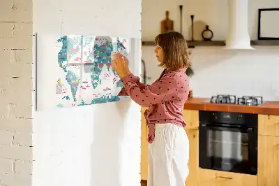 Magnetisk verdenskorttavle med illustrationer til tegning