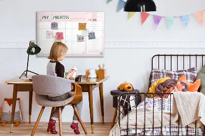 Magnetisk månedsplanner til børn med skrivetavle
