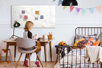 Magnetisk skrivetavle i elegant marmordesign