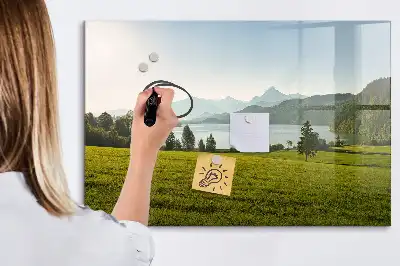 Magnetisk tegnetavle med motiv af bjerge og slette
