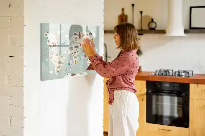 Magnetisk skrivetavle med verdenskort og dyr