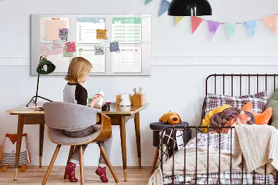 Magnetisk skrivetavle med farverige noter