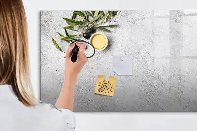 Magnetisk skrivetavle i minimalistisk olivengrøn