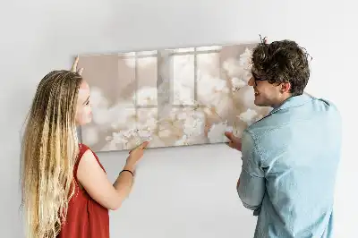 Magnetisk tegnetavle med små hvide blomster