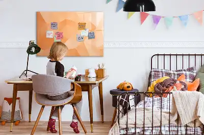Magnetisk skrivetavle med motiv af abstrakt trekant