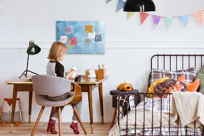 Magnetisk tegnetavle med trekantet abstrakt motiv