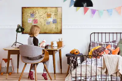 Magnetisk tegnetavle med motiv af gammelt verdenskort