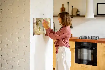 Magnetisk skrivetavle med motiv af gammelt verdenskort