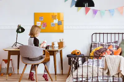 Magnetisk skrivetavle i gyldengul