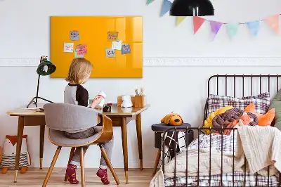 Magnetisk skrivetavle i gyldengul