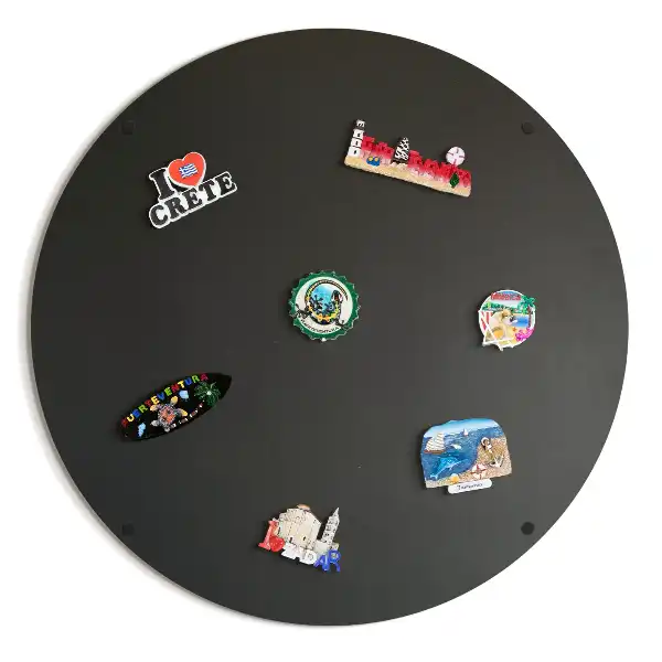 Magnetisk tavle til rejsemagneter i rund sort udgave