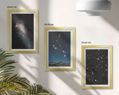 Billedvæg med kosmiske galakselandskaber og stjernebilledet Vædderen