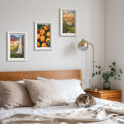 Pakke med billeder og rammer Vandfald, bjergappelsiner, italiensk landskab med solnedgang
